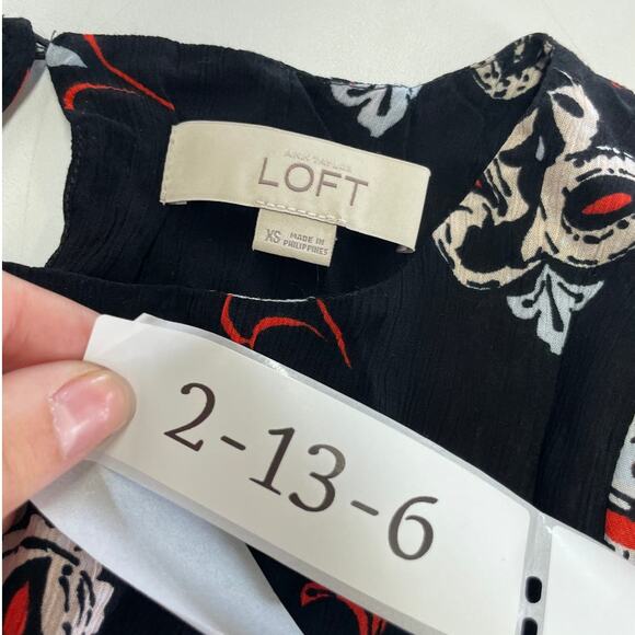 Ann Taylor LOFT Top Womens X Small Red‎ Black Paisley Floral Shift Blouse Top - Picture 3 of 7